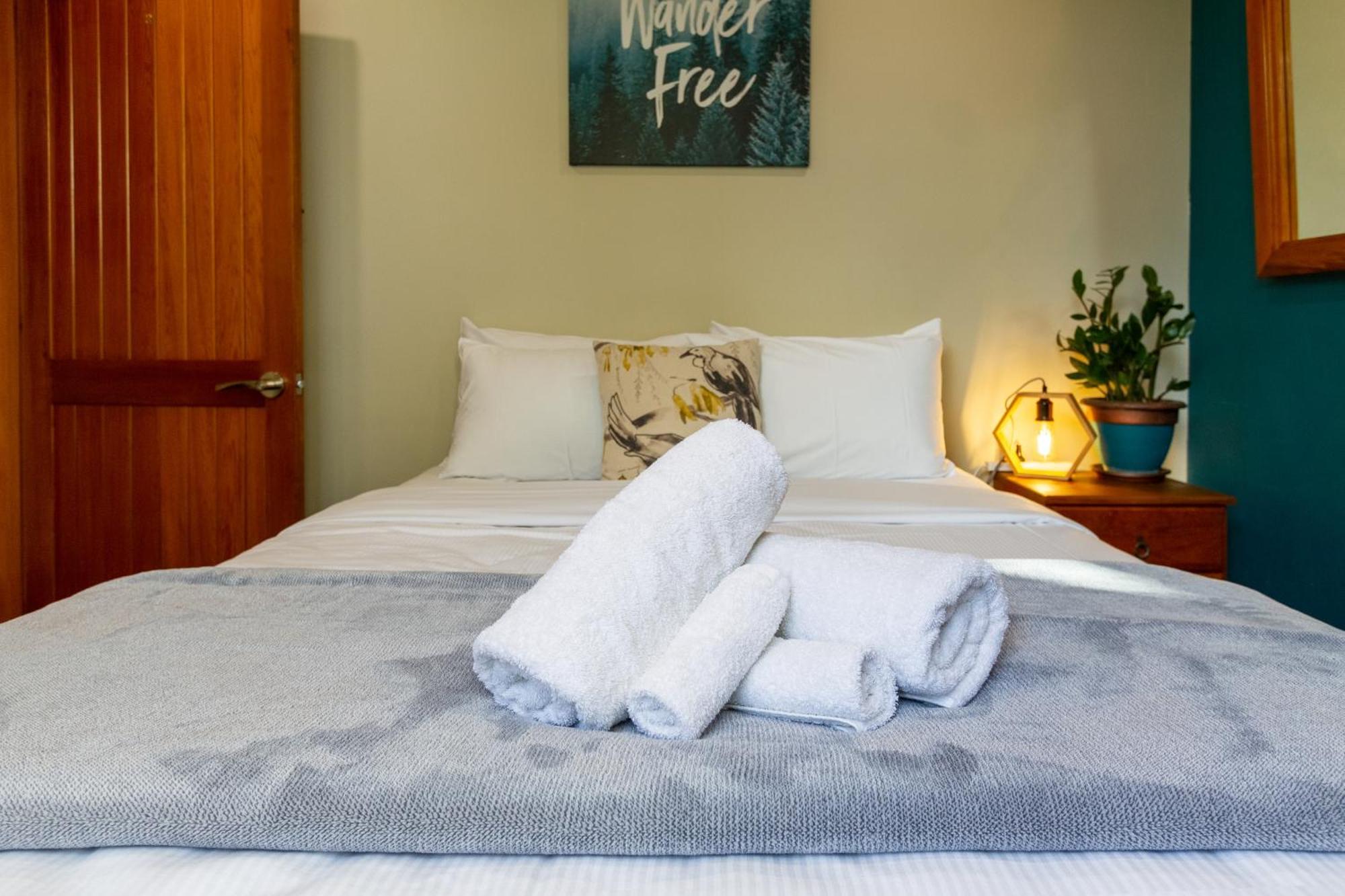 Sherwood Lodge 4-Bedroom Holiday Home With Spectacular Views Christchurch Kültér fotó
